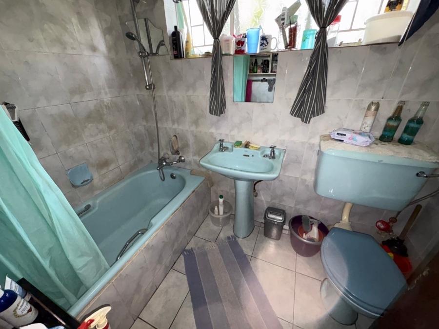 4 Bedroom Property for Sale in Mid Town North West